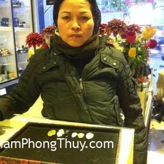 Cô Lợi - khách hàng mua tỳ hưu thạch anh vàng,phật di lặc , hồ lô