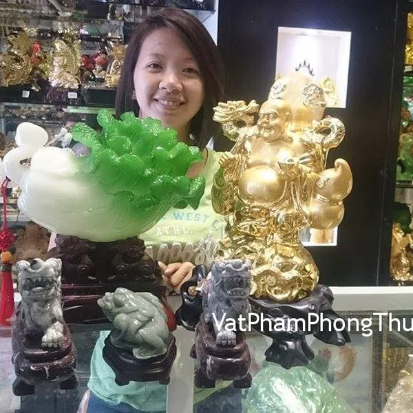 Chị Tuyền - khách hàng mua tỳ hưu ngọc Phỉ Thúy, Di Lạc ban tài phước Y102, Bắp cải H185G và Cóc ngọc Đông Linh TT-DL-5277
