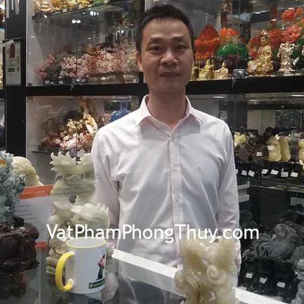 Anh Lâm- khách hàng phong thủy mua tượng rồng cẩm thạch đứng lướn N074