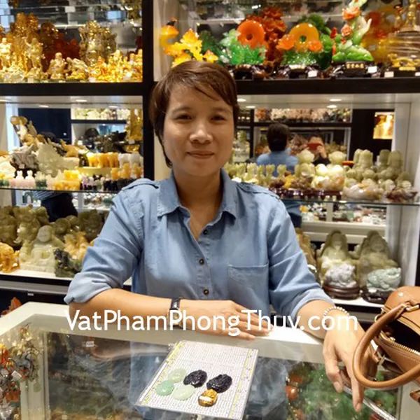 Chị Nga-khách hàng mua mặt phật bổn mạng bằng đá mã não đỏ tuổi TýS6337-1, Sửu Dần S6337-2, Thìn Tỵ S6337-4 và Tuất Hợi S6337-8