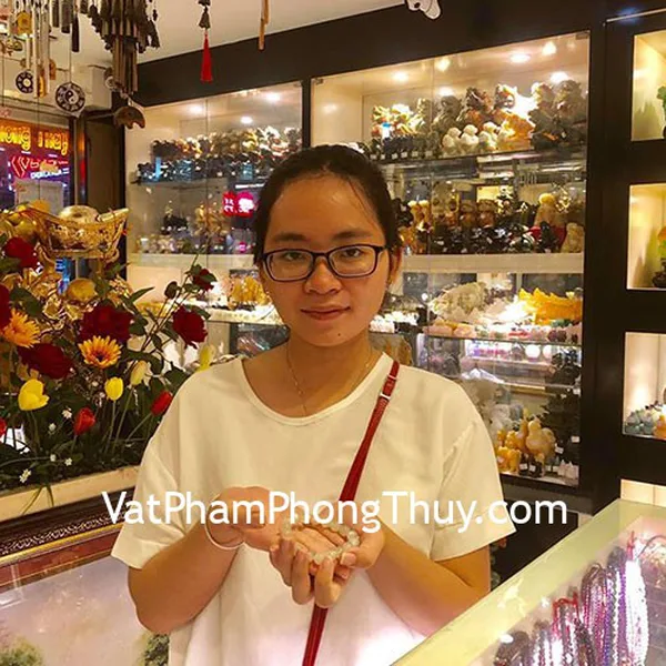 Chị Mỹ - khách hàng mua chuỗi đá mặt trăng S5109-S5-4988