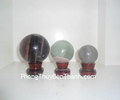 Quả cầu đá dạ quang xanh tím (đom đóm) M186-S3-2570