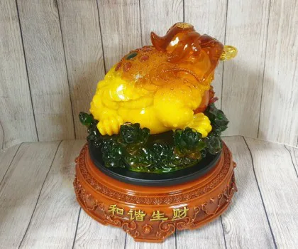 Thiềm thừ vàng ngọc lưu ly trên bụi sen lưu ly đế gỗ xoay khủng - Hoà Hài Sinh Tài FLN086