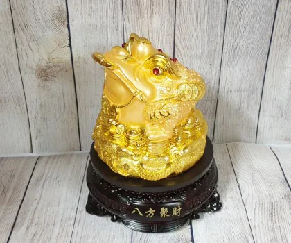 Thiềm thừ vàng trên túi vàng lớn đế gỗ xoay - Bát Phương Tụ Tài LN090