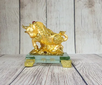 Đại vương trâu vàng bóng mão tiền vàng dũng mãnh trên núi đá vàng đế thuỷ tinh nhỏ - Ngưu Thế FLN177