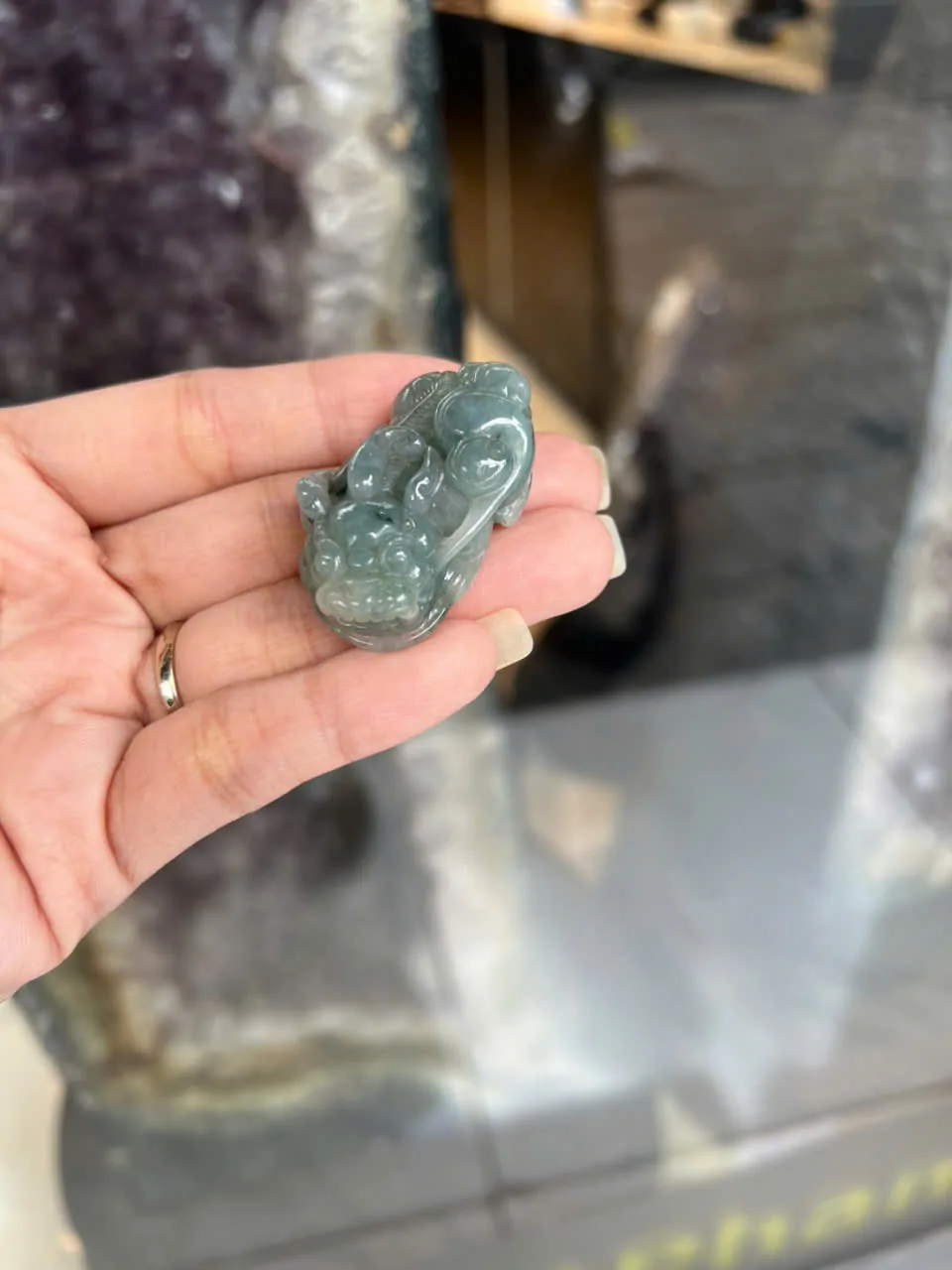 Tỳ hưu ngọc phỉ thúy siêu cấp xanh đậm đuôi như ý A+++++ (GCN 17433 - 24.32 gr) S6888-S1-5788