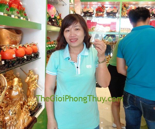 Chị Thái Thị Mộng Tuyền - Khách hàng sở hữu Tỳ Hưu đá quý may mắn FS689