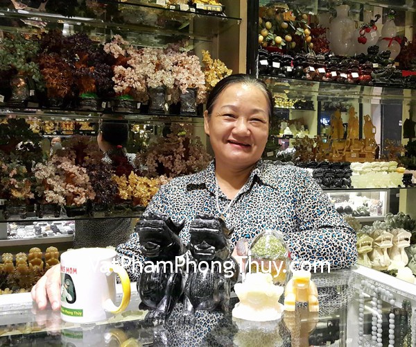 Cô Liên - khách hàng mua cặp tỳ hưu độc ngọc THDN-L, long quy hoàng long M146, trứng ngũ hành K030, thiềm thừ cẩm thạch CTT-S và xu cổ CC2010