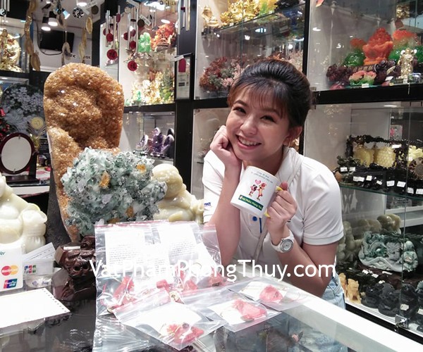 Chị Chương- khách hàng mua mặt tỳ hưu thạch anh hồng S767 và tượng hồ ly thạch anh hồng GM123