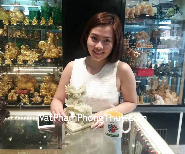 Chị Hoàng Anh - Khách hàng mua Tượng rồng cẩm thạch đứng nhỏ N075