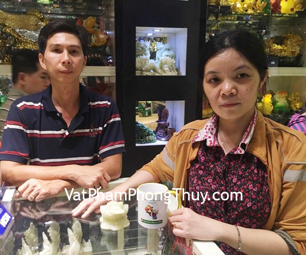 Anh Chị Mẫn - khách hàng mua Thiềm thừ đá Cẩm thạch CTT-S