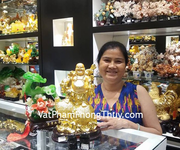 Cô Thủy  - khách hàng mua tỳ hưu hắc ngà Gm009, gậy như ý C181A và di lạc C136A