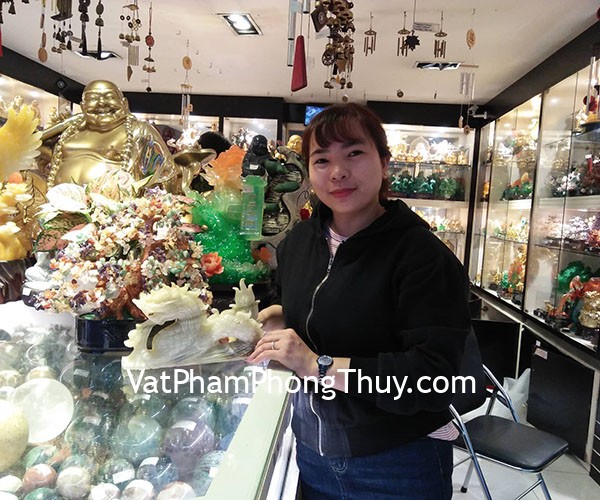 Chị Tâm-khách hàng mua Rồng cẩm thạch nằm lớn, cây tài lộc nhiều màu và gà đồng ban phước